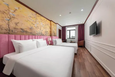 Vierpersoonskamer met bad — Azen Westlake Hanoi Hotel